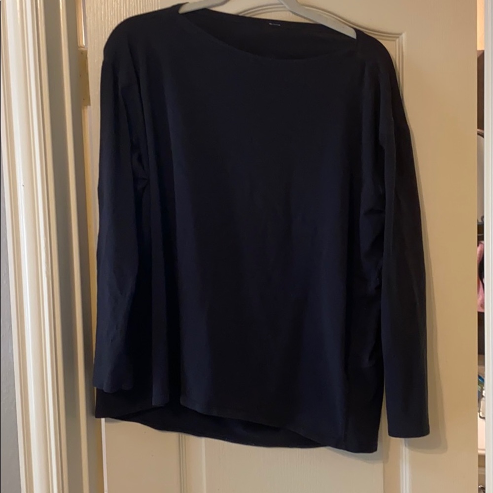 Lululemon Back is action black, size 8,long sleeve